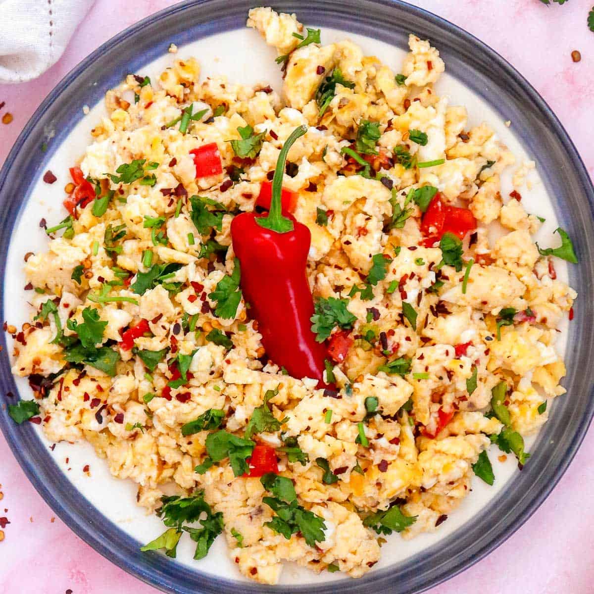 Spicy Scrambled Eggs (Super Easy Recipe!)