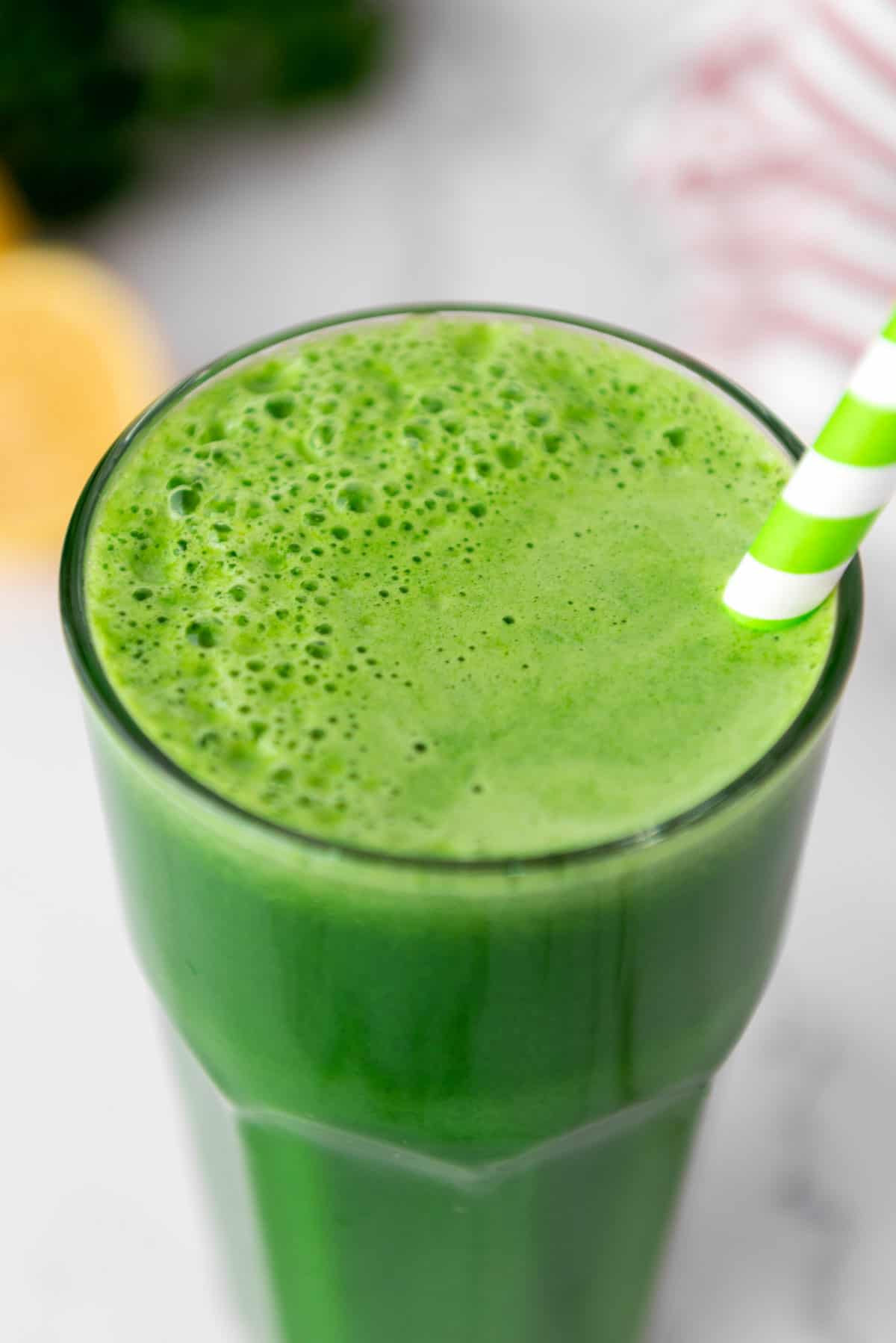 5-Ingredient Apple Kale Green Juice Recipe