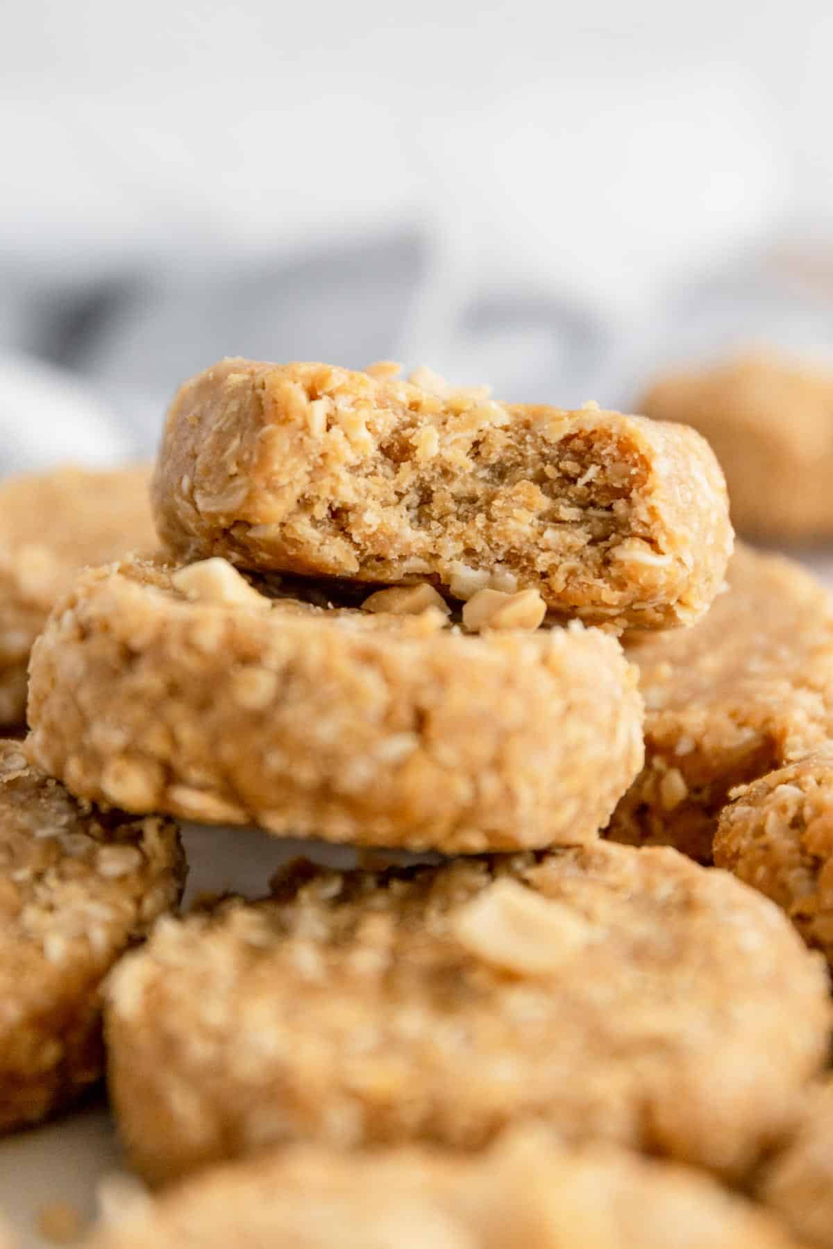 3-ingredient Healthy No Bake Peanut Butter Cookies (Dairy Free)