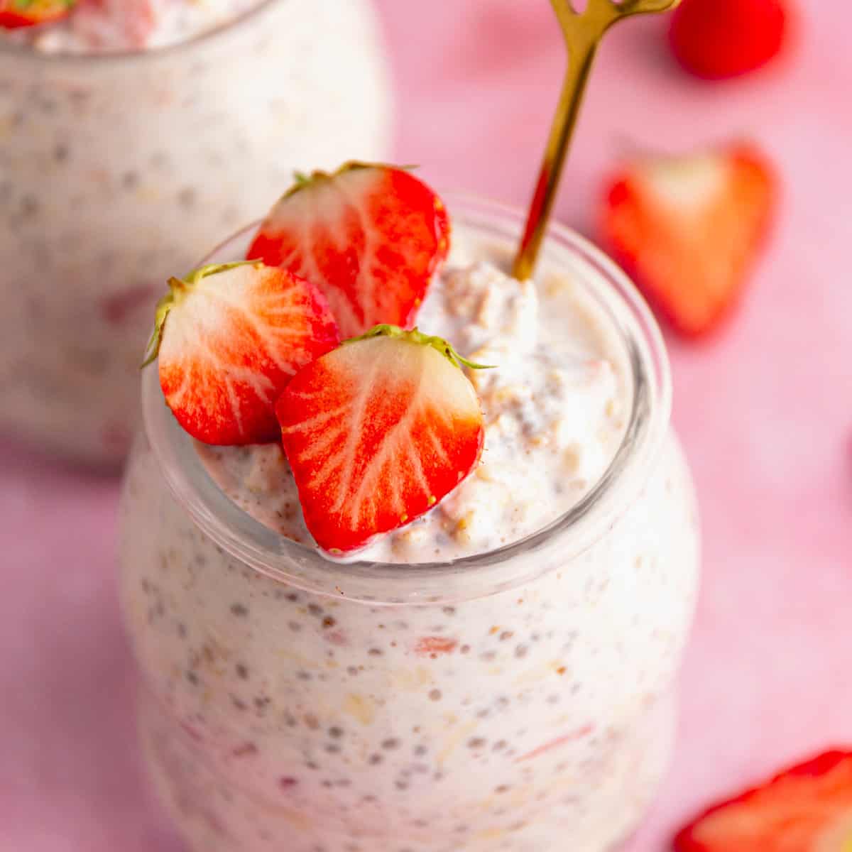 Strawberry Cheesecake Overnight Oats