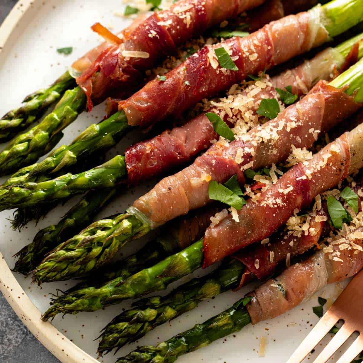 Crispy Prosciutto Wrapped Asparagus In the Oven