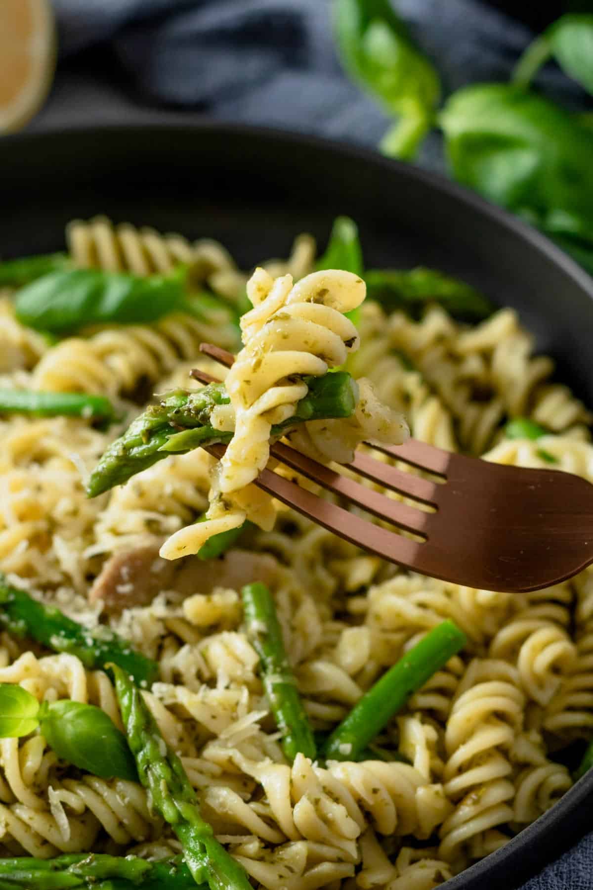 Lemon Asparagus Pasta (With Chicken)