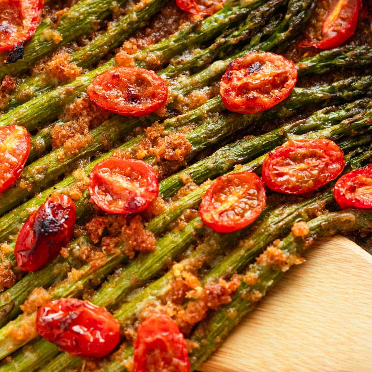 Perfect Garlic Parmesan Asparagus (With Tomatoes)