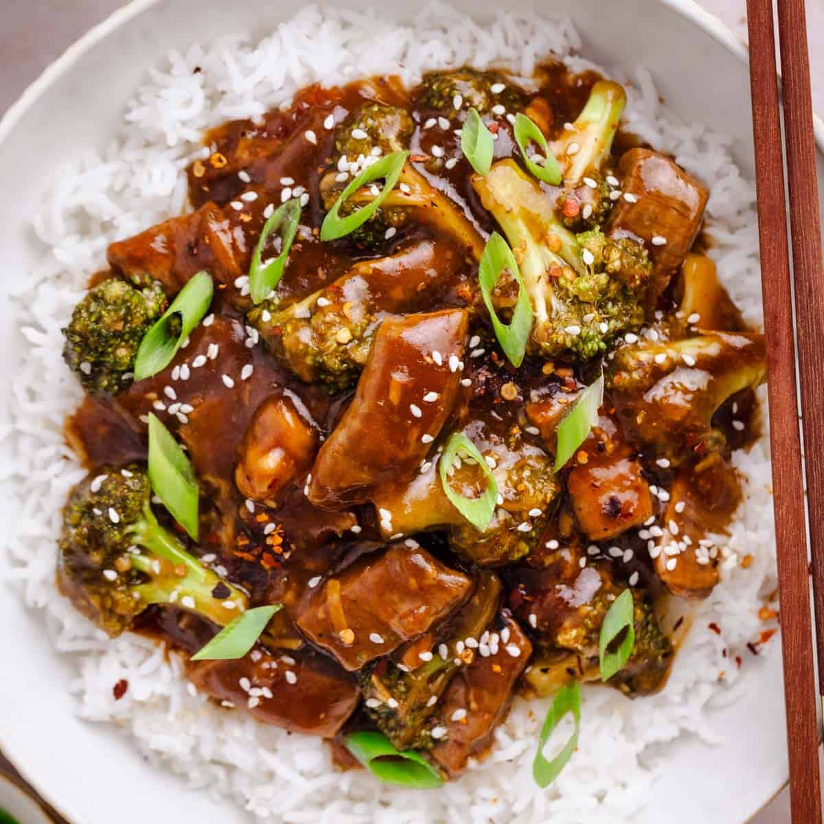 Easy Beef and Broccoli Stir Fry (Better Than Takeout!)