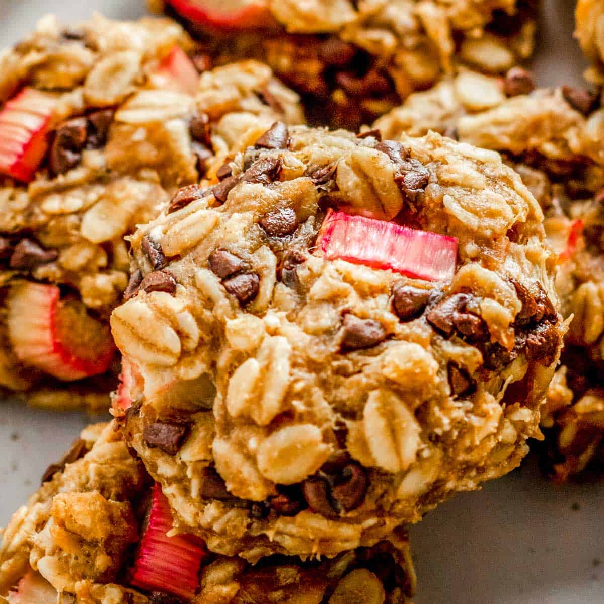 4-Ingredient Rhubarb Oatmeal Cookies