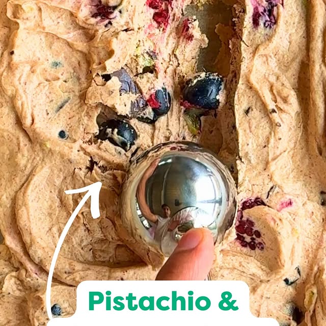 Pistachio and Chocolate Frozen Yogurt