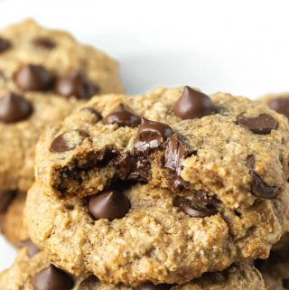 Vegan Oatmeal Chocolate Chip Cookies (Gluten-free)